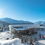 Mountain Living Ski-in & Out Silvretta Sommer Card Including * 湖城