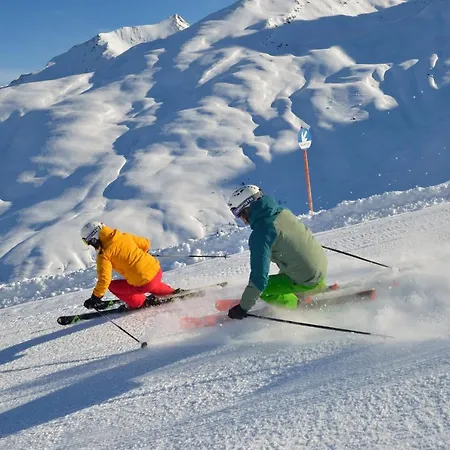 Mountain Living Ski-in & Out Silvretta Sommer Card Including *