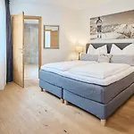 公寓 Mountain Living Ski-in & Out Silvretta Sommer Card Including *